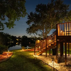 Lakefront Retreat Near Tybee With King Bed And Free Parking Holiday home Savannah